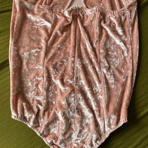 Pink bodysuit - Picture 2 of 4